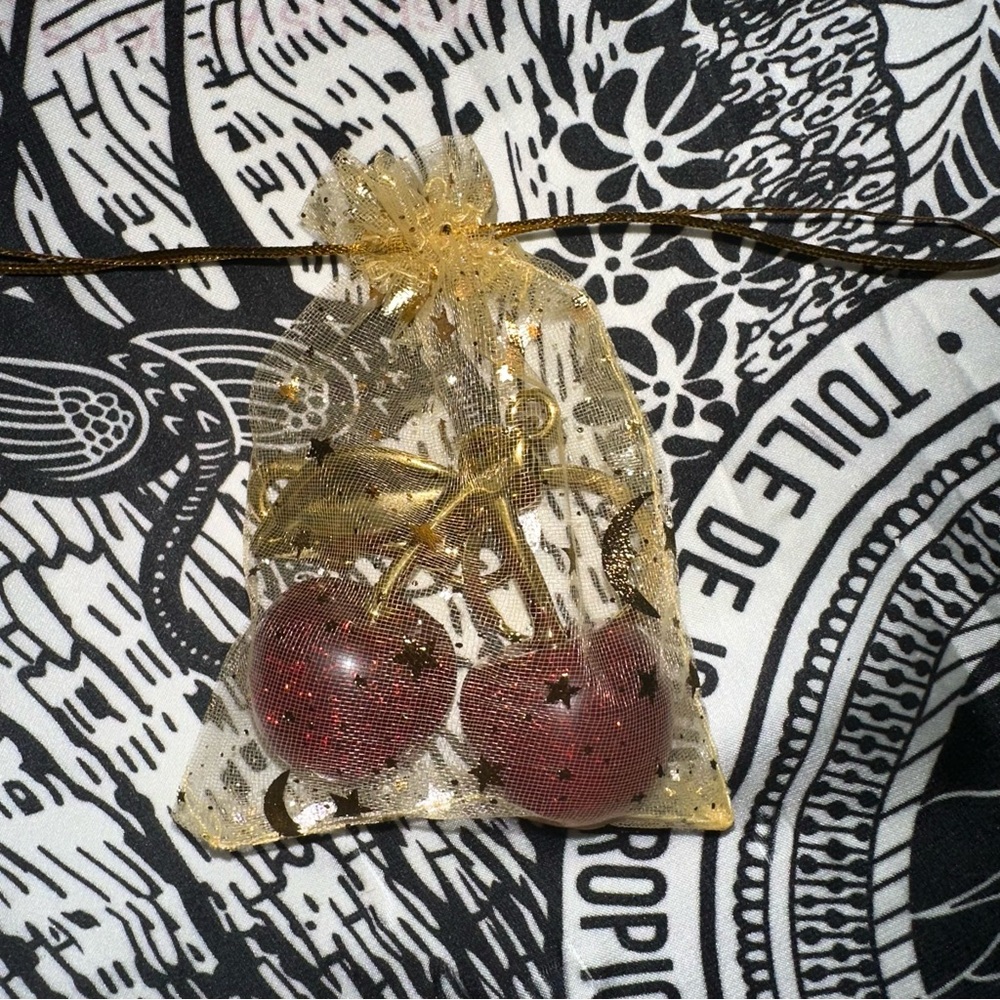 NIP Adorable Cherry Gold Bag charm Keyring Keychain Sparkling Gorgeous - Picture 5 of 6